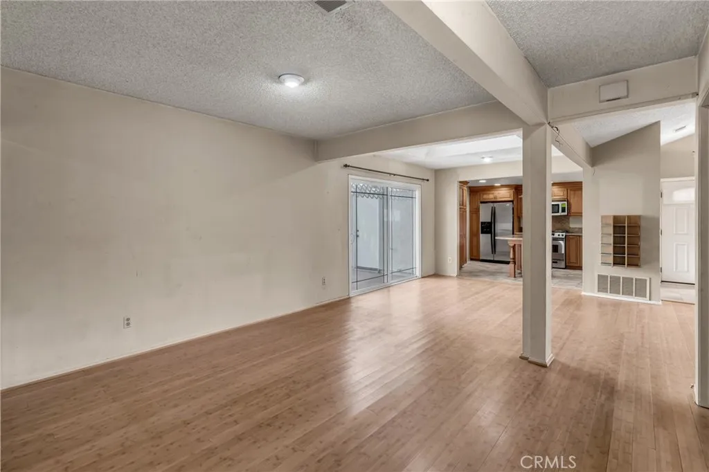 28955 Lillyglen Dr, Canyon Country, California 91387 home-pic-13