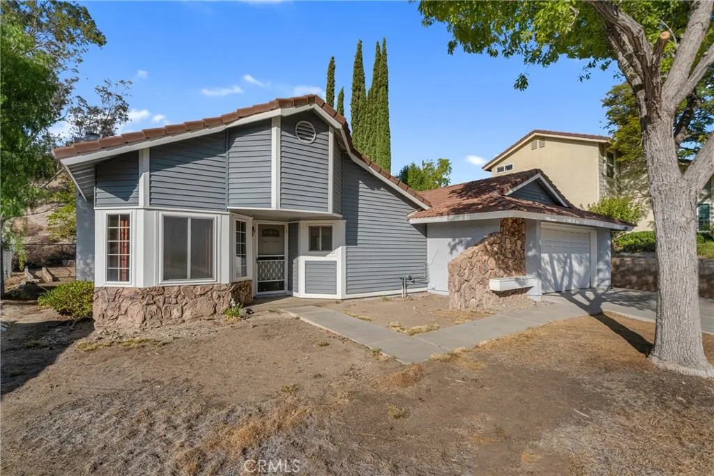 28955 Lillyglen Dr, Canyon Country, California 91387 home-pic-1
