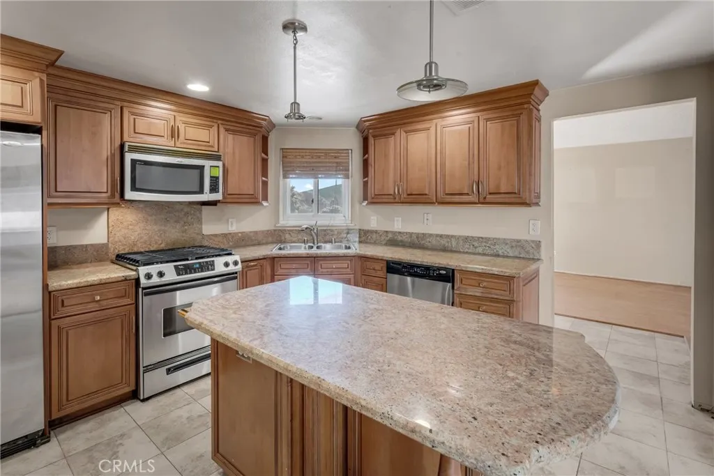 28955 Lillyglen Dr, Canyon Country, California 91387 home-pic-17