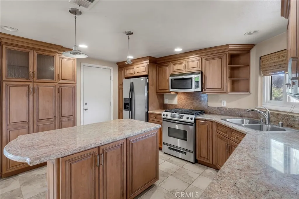 28955 Lillyglen Dr, Canyon Country, California 91387 home-pic-18