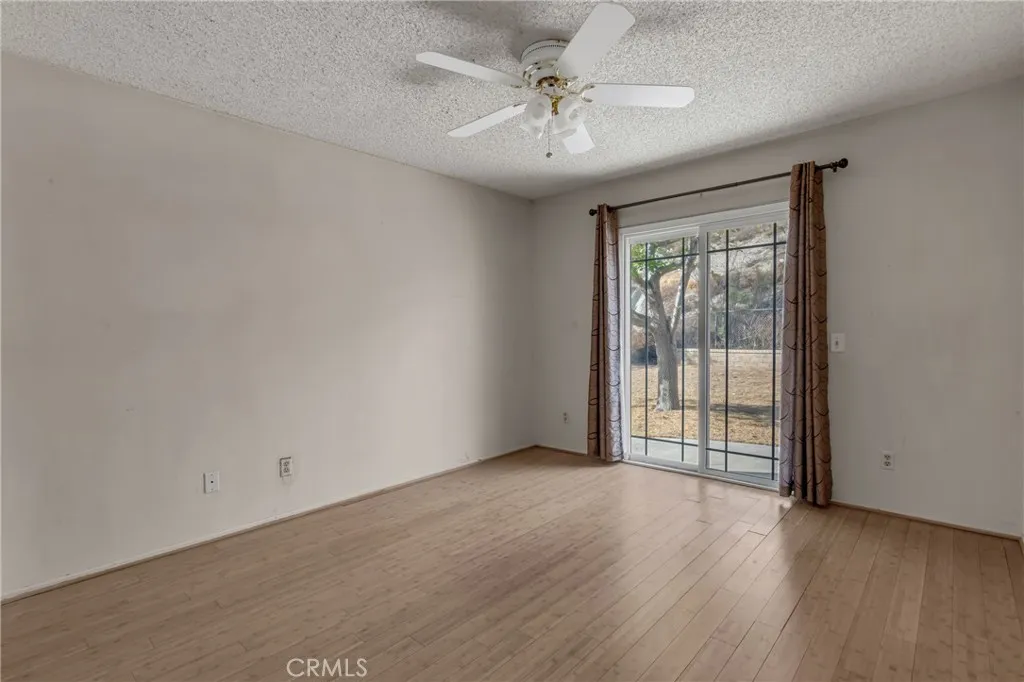 28955 Lillyglen Dr, Canyon Country, California 91387 home-pic-25