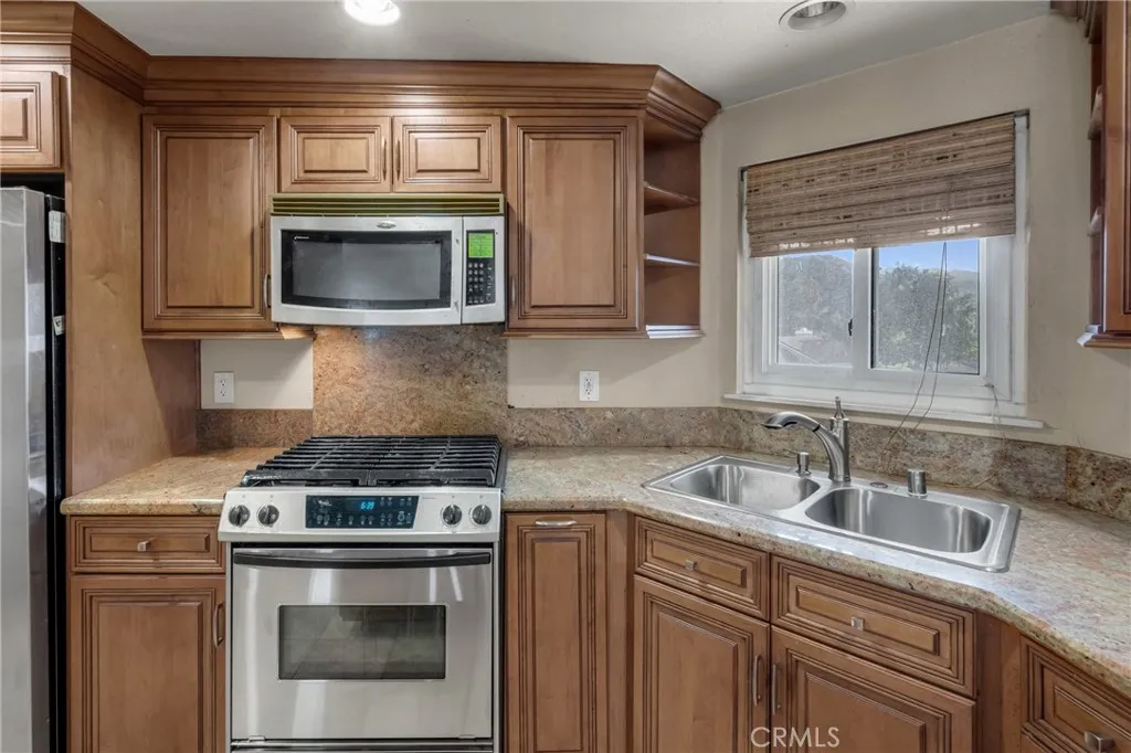 28955 Lillyglen Dr, Canyon Country, California 91387 home-pic-19