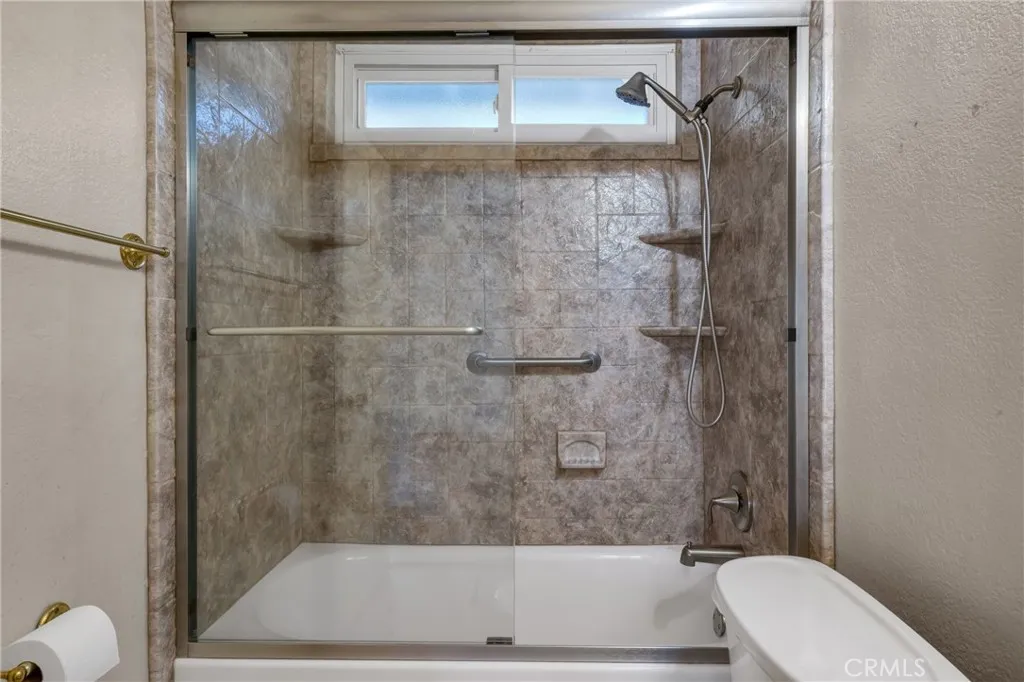 28955 Lillyglen Dr, Canyon Country, California 91387 home-pic-23