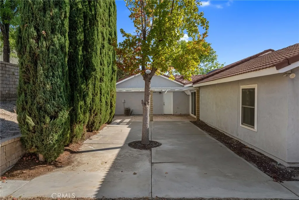 28955 Lillyglen Dr, Canyon Country, California 91387 home-pic-38