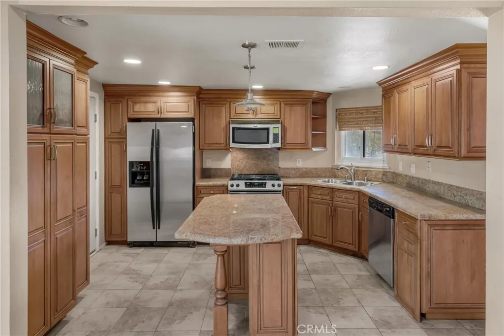 28955 Lillyglen Dr, Canyon Country, California 91387 home-pic-16