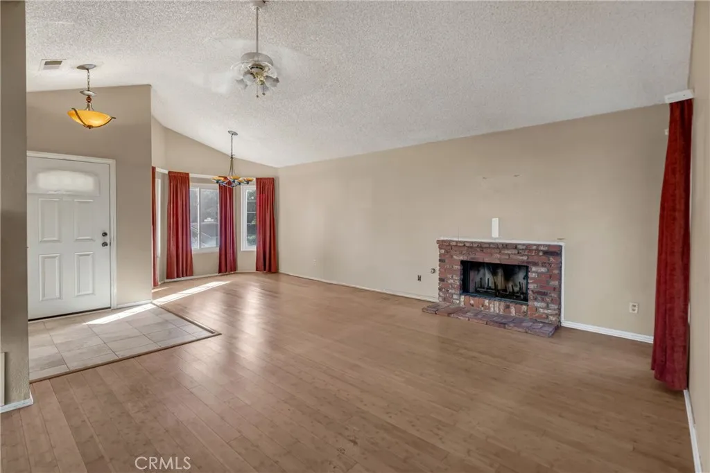 28955 Lillyglen Dr, Canyon Country, California 91387 home-pic-7
