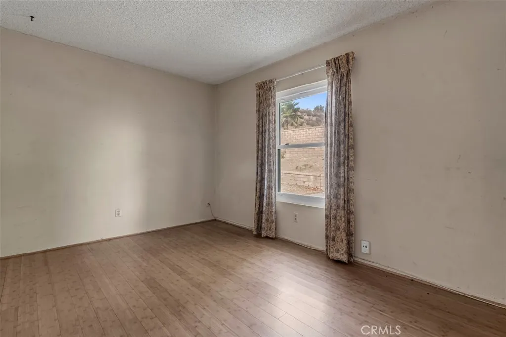 28955 Lillyglen Dr, Canyon Country, California 91387 home-pic-30