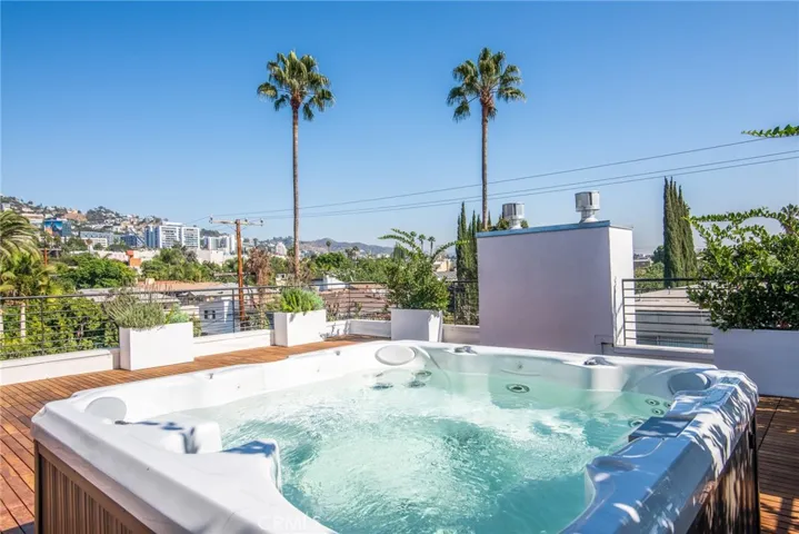 812 Huntley Drive Unit#104 104, West Hollywood, California 90069