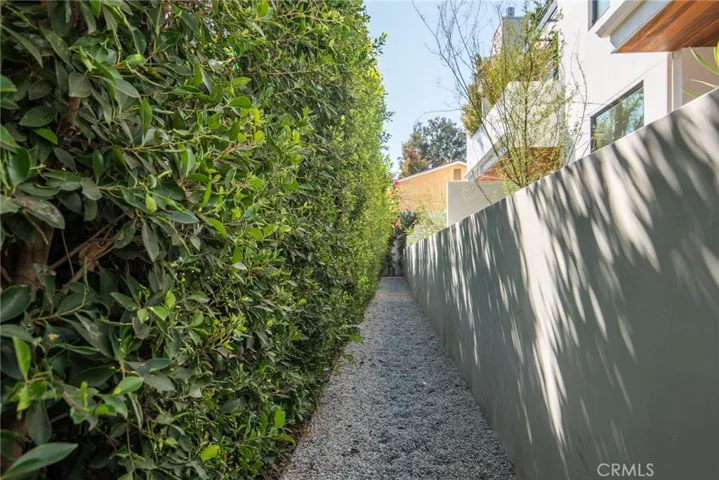 812 Huntley Drive Unit#104 104, West Hollywood, California 90069