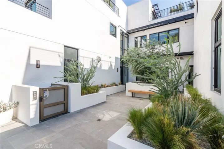 812 Huntley Drive Unit#104 104, West Hollywood, California 90069
