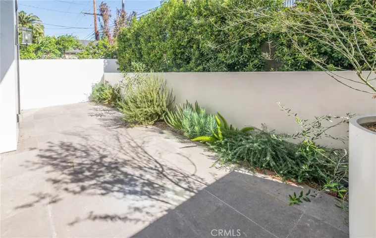 812 Huntley Drive Unit#104 104, West Hollywood, California 90069