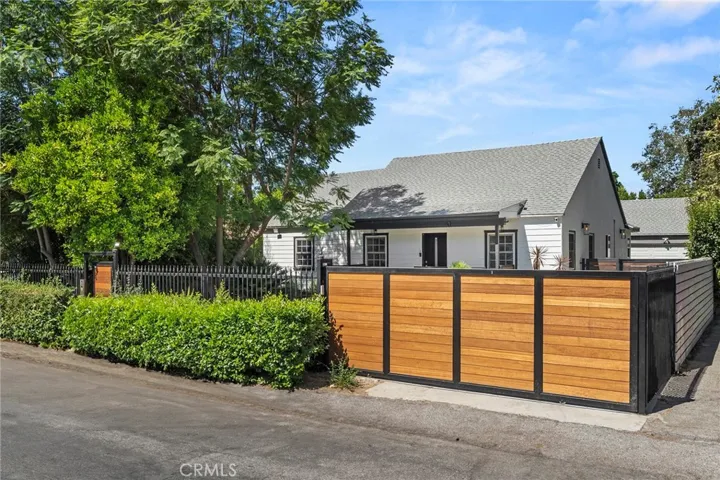 5619 Bellingham Ave, Valley Village, California 91607