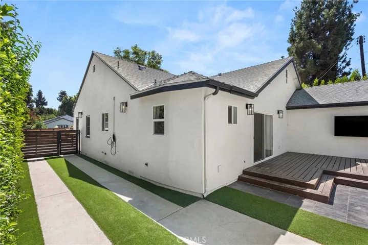 5619 Bellingham Ave, Valley Village, California 91607
