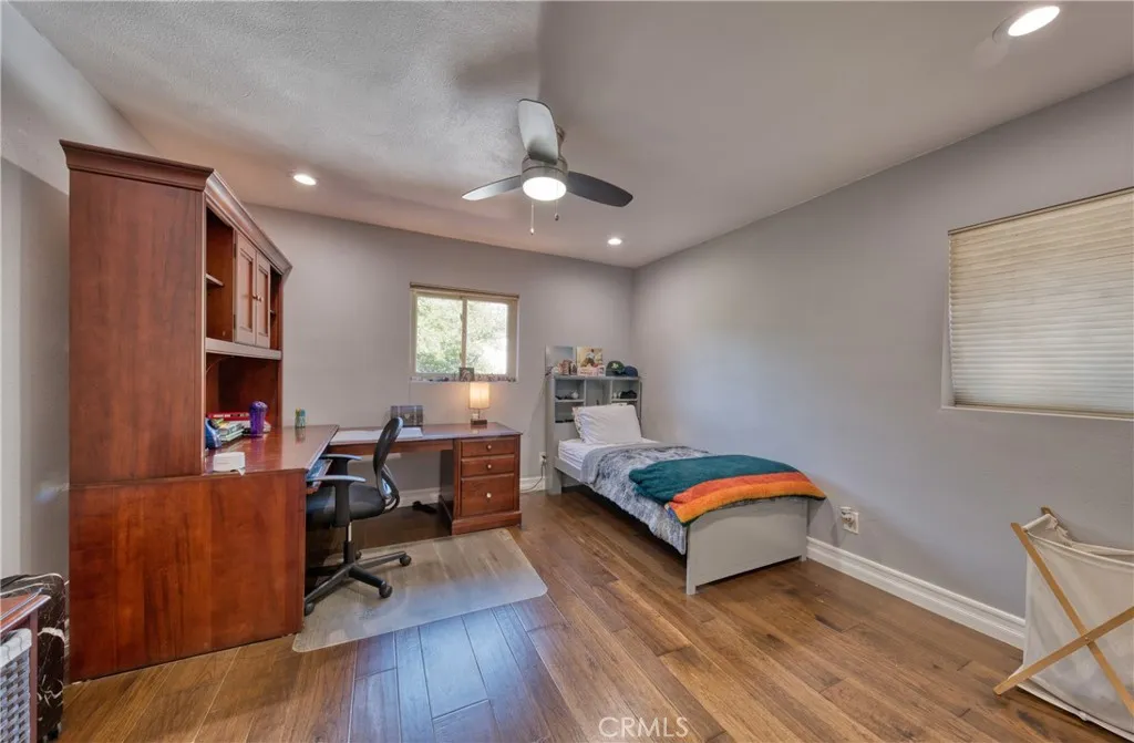 3025 Hollywell Place, Glendale, California 91206 home-pic-27