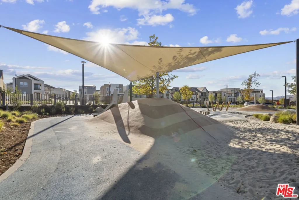 27034 Hummingbird Lane, Valencia, California 91381 home-pic-22