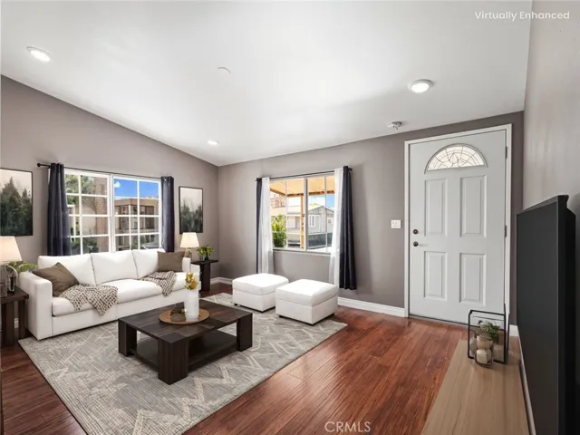 VIRTUAL STAGING - LIVING ROOM
