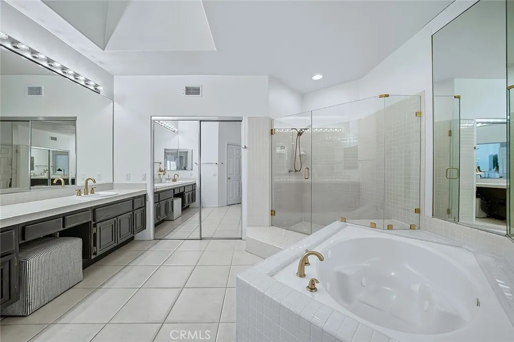 26481 La Scala, Laguna Hills, California 92653 home-pic-18