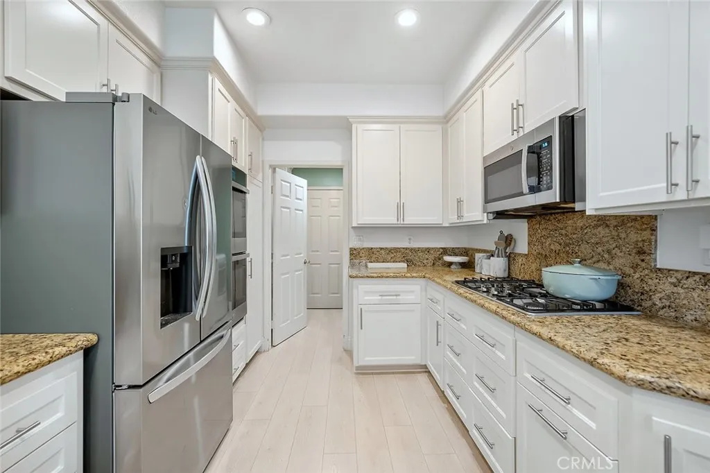 26481 La Scala, Laguna Hills, California 92653 home-pic-8