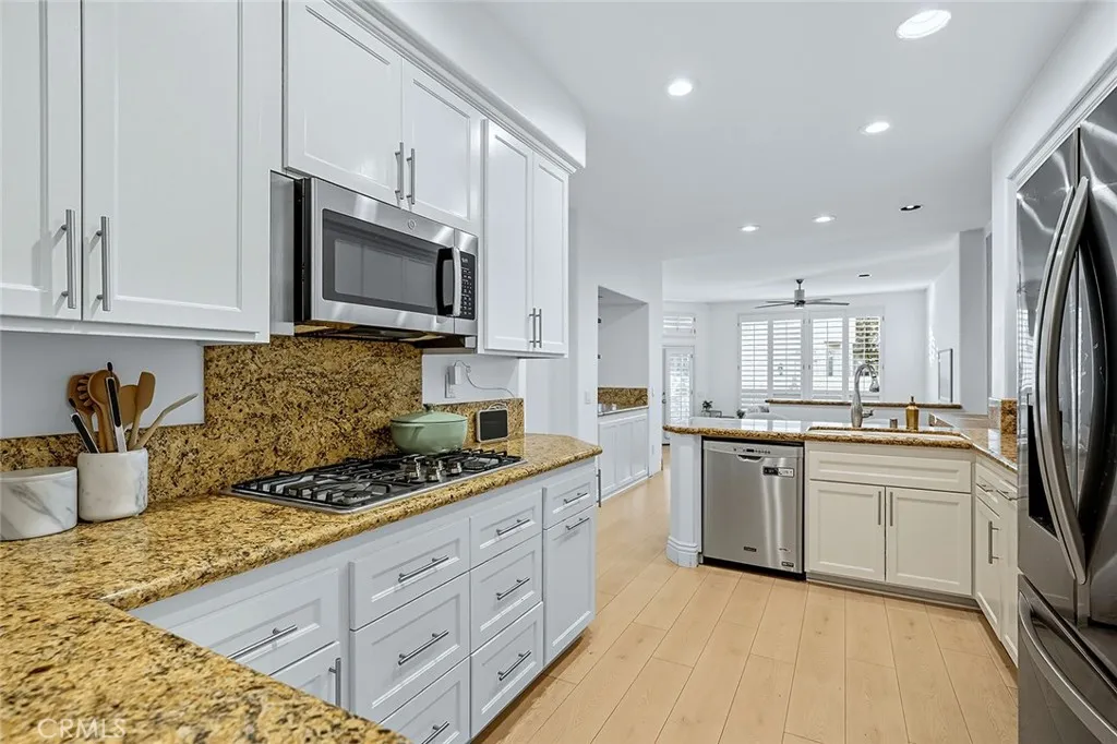 26481 La Scala, Laguna Hills, California 92653 home-pic-9