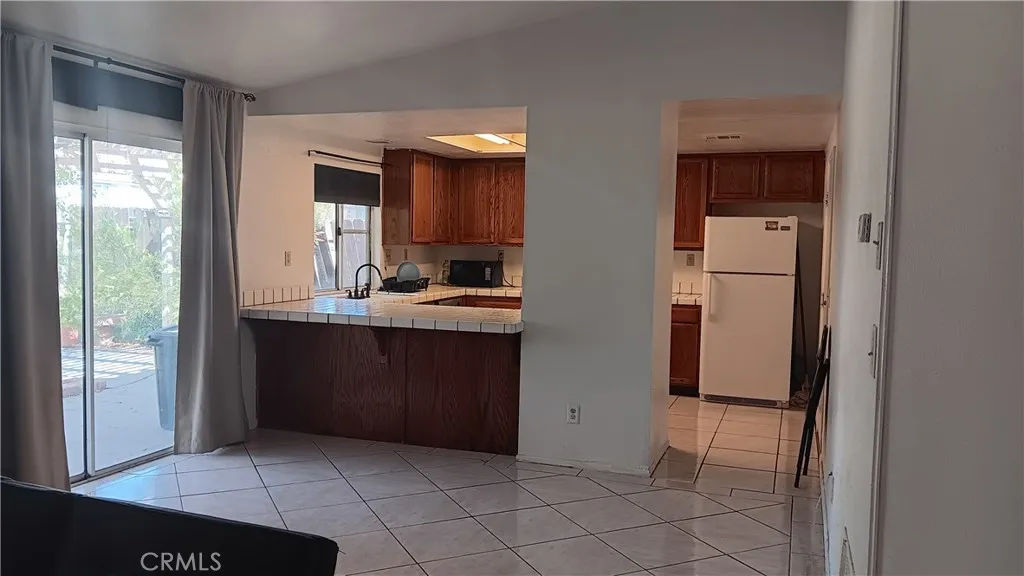 3759 Noll Drive, Palmdale, California 93550 home-pic-2