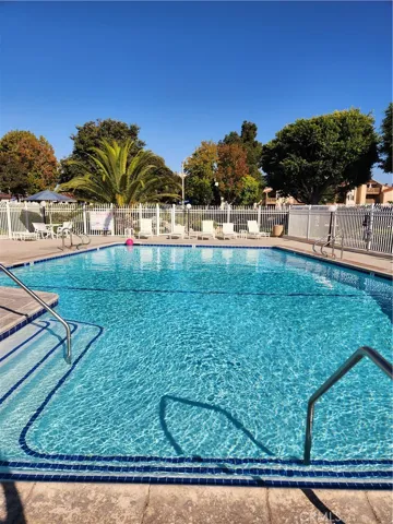 4861 Lago 206, Huntington Beach, California 92649