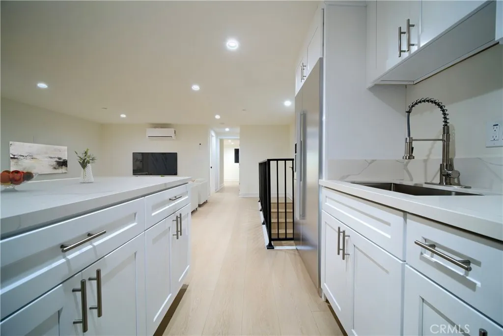 801 E 84th Place, Los Angeles, California 90001 home-pic-27