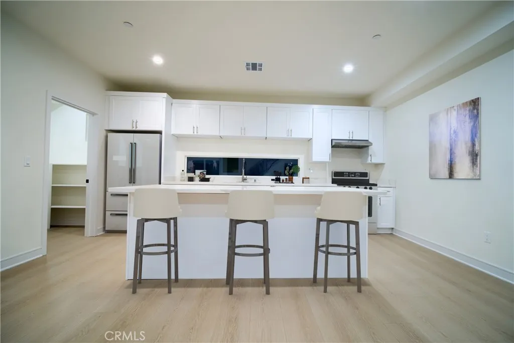 801 E 84th Place, Los Angeles, California 90001 home-pic-24