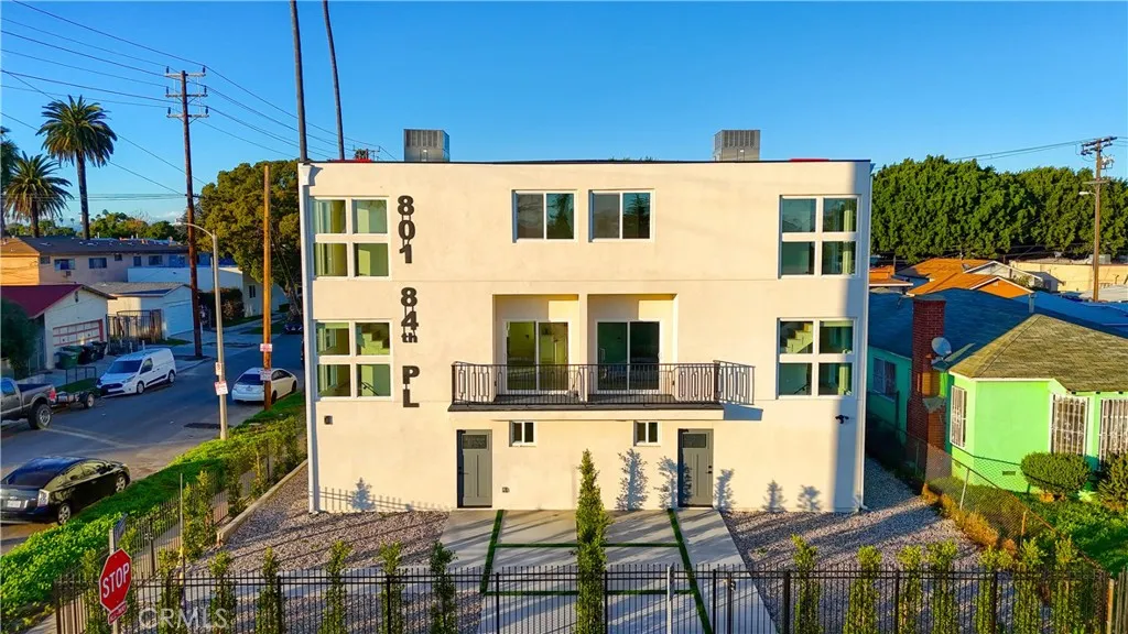 801 E 84th Place, Los Angeles, California 90001 home-pic-35