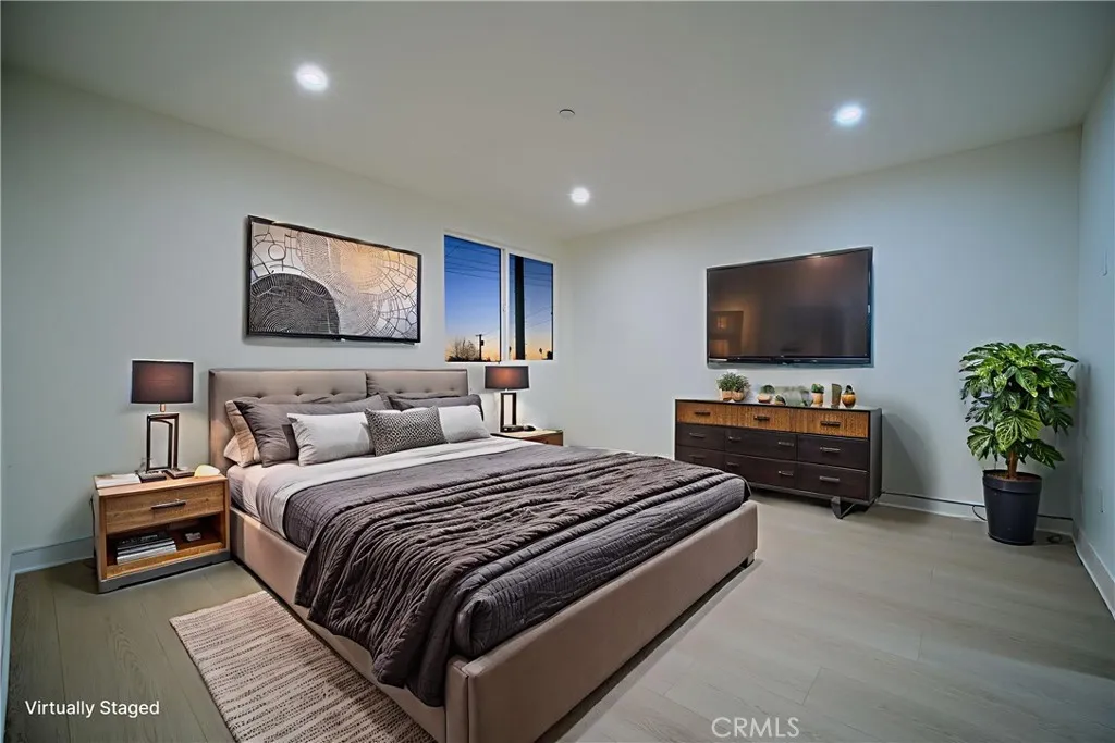 801 E 84th Place, Los Angeles, California 90001 home-pic-18