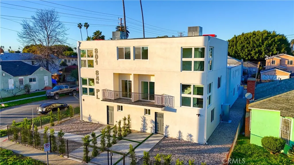 801 E 84th Place, Los Angeles, California 90001 home-pic-2