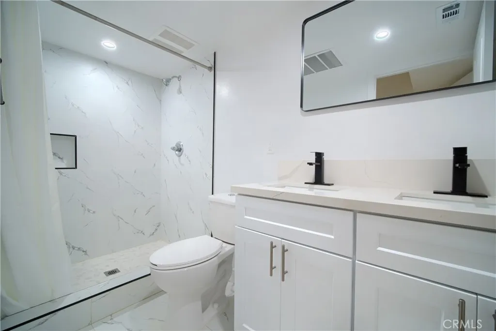 801 E 84th Place, Los Angeles, California 90001 home-pic-10