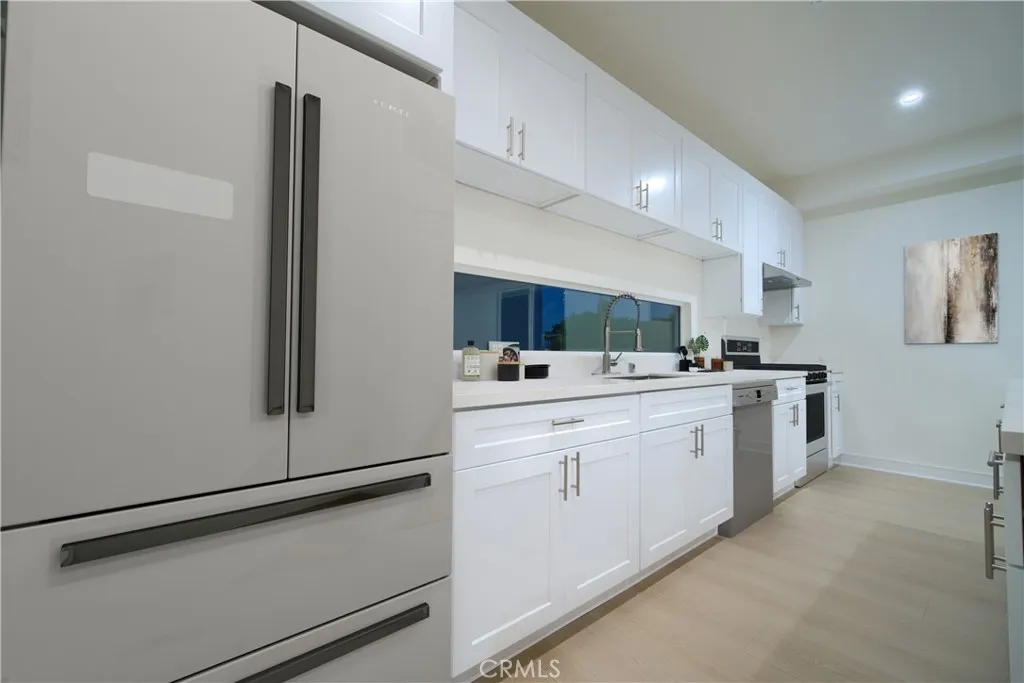 801 E 84th Place, Los Angeles, California 90001 home-pic-26