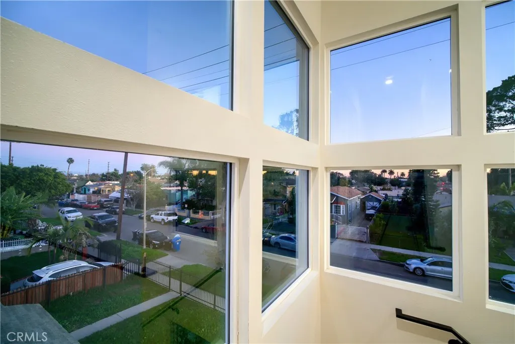 801 E 84th Place, Los Angeles, California 90001 home-pic-11