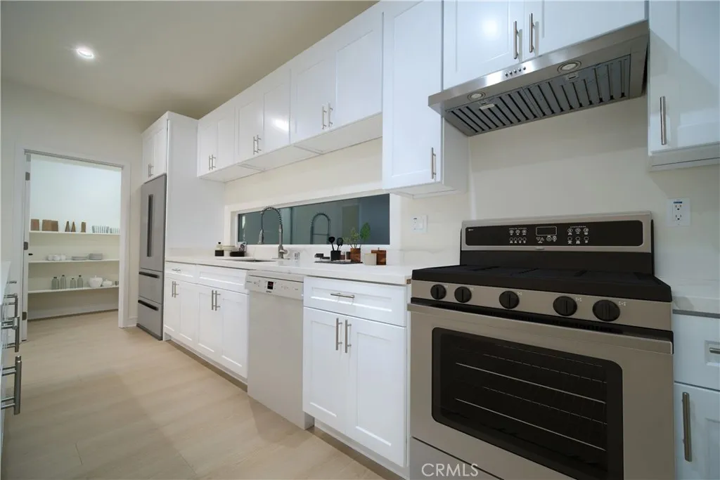 801 E 84th Place, Los Angeles, California 90001 home-pic-25