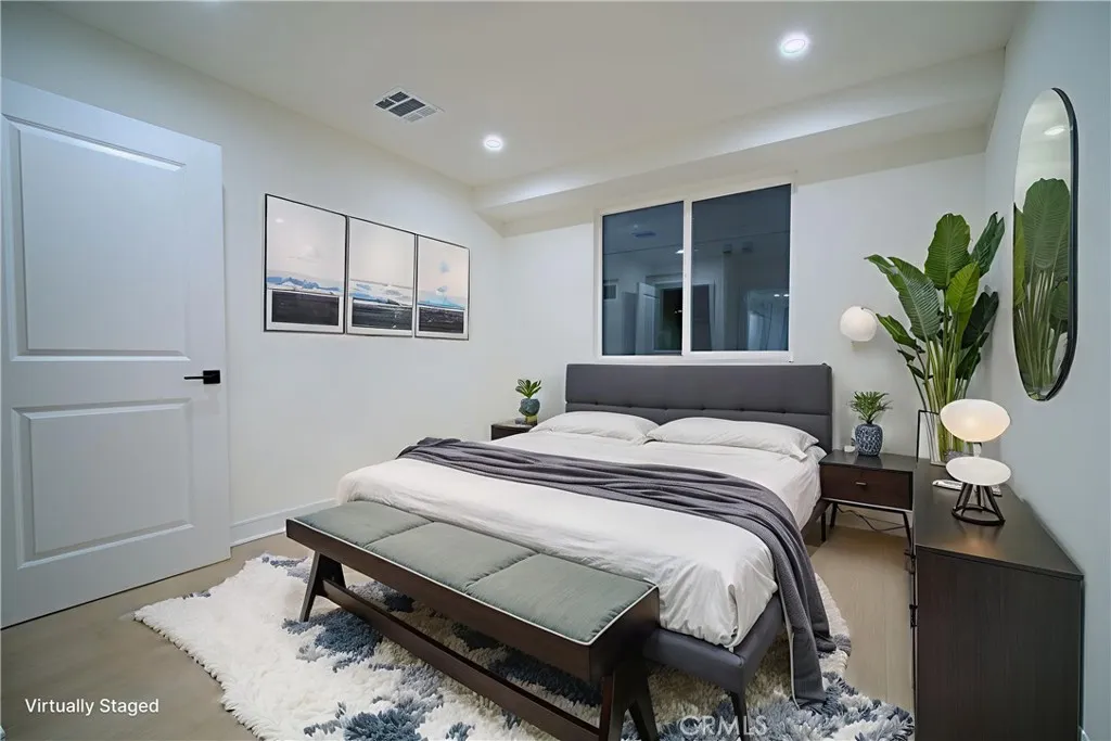 801 E 84th Place, Los Angeles, California 90001 home-pic-15