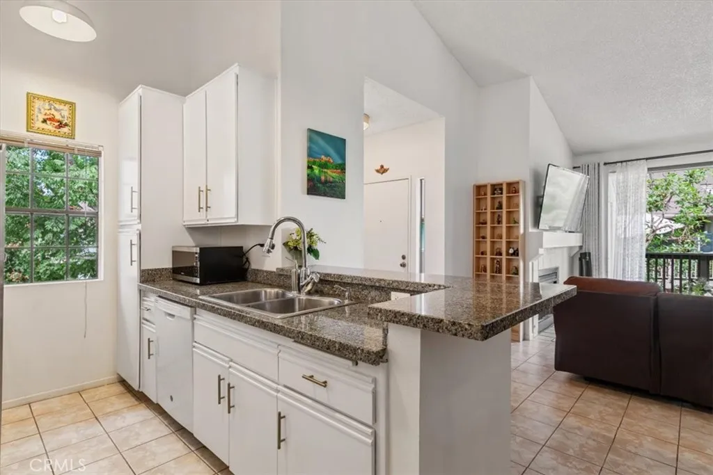 10541 Lakeside S P, Garden Grove, California 92840 home-pic-3