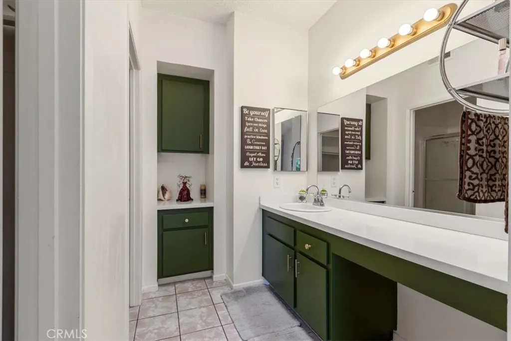 10541 Lakeside S P, Garden Grove, California 92840 home-pic-12