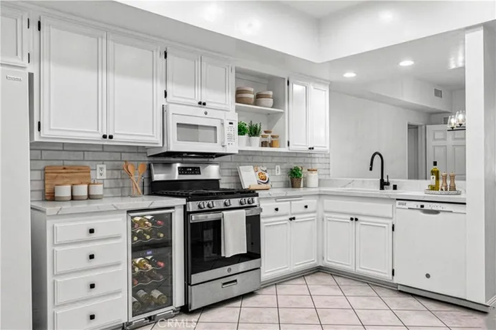 1630 S Bentley Avenue 103, Los Angeles, California 90025