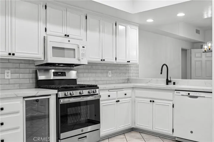 1630 S Bentley Avenue 103, Los Angeles, California 90025