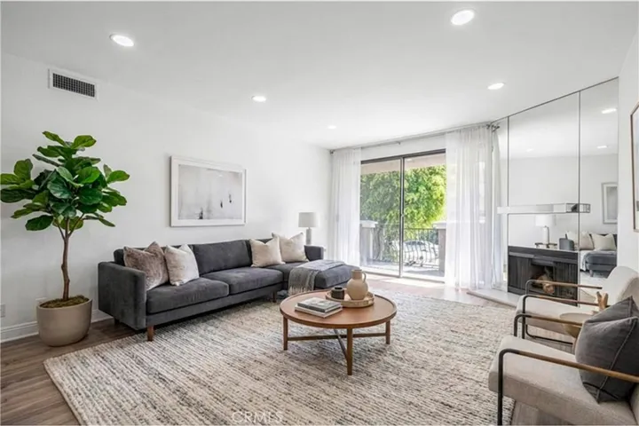 1630 S Bentley Avenue 103, Los Angeles, California 90025