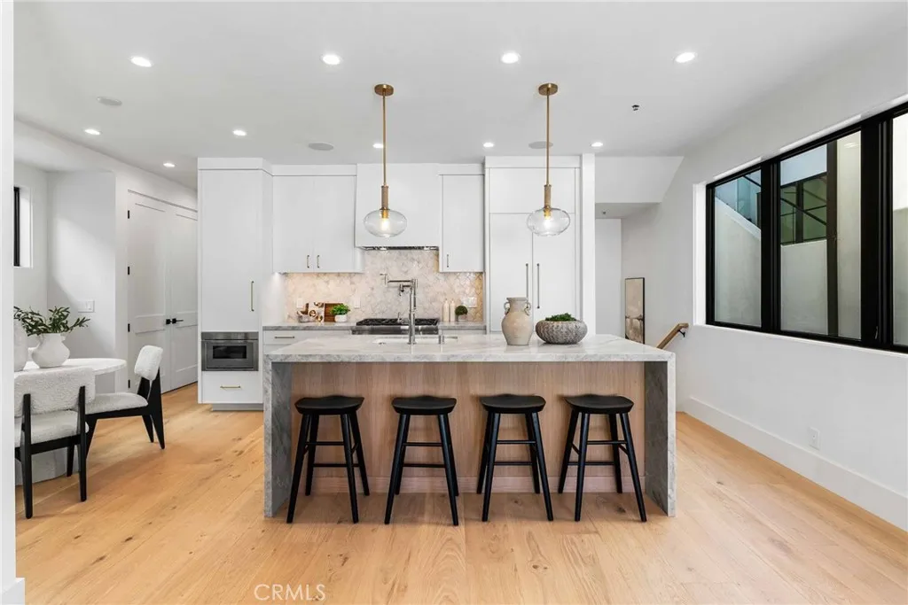 303 .5 Fernleaf, Corona Del Mar, California 92625 home-pic-5