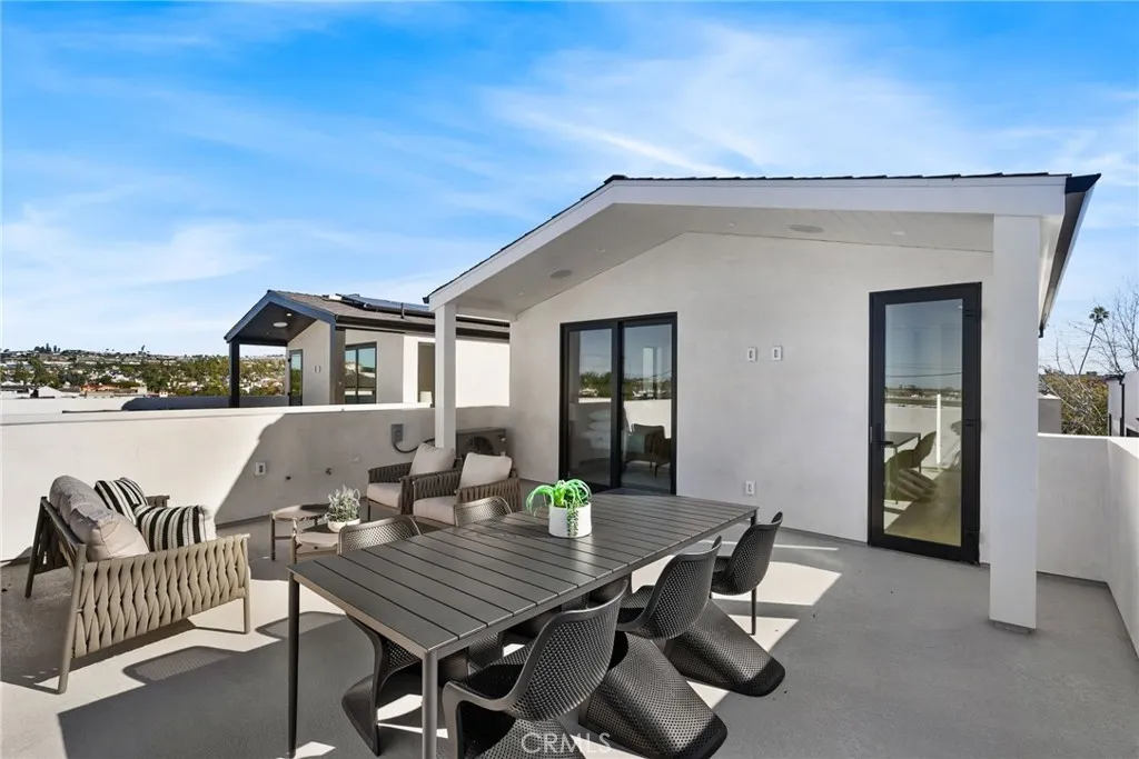 303 .5 Fernleaf, Corona Del Mar, California 92625 home-pic-25