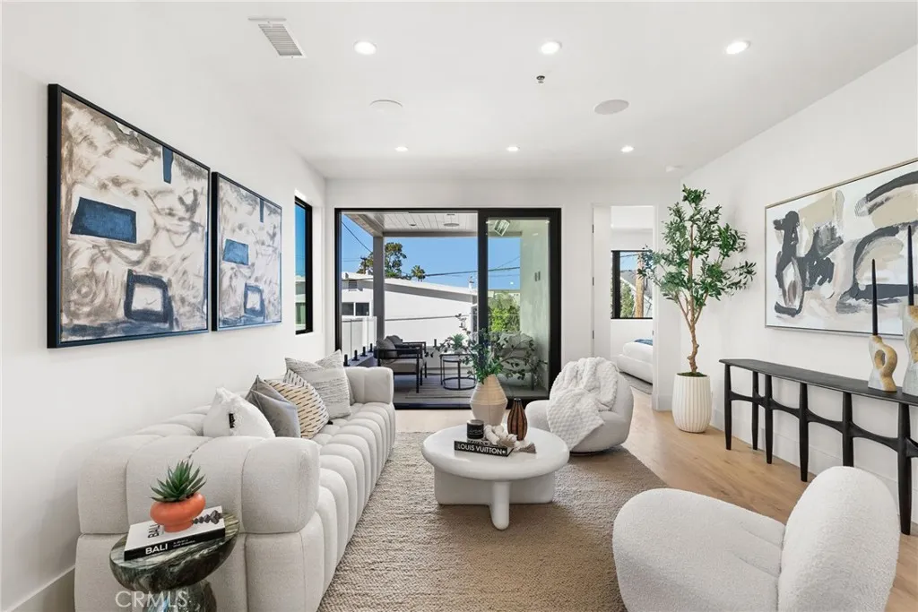 303 .5 Fernleaf, Corona Del Mar, California 92625 home-pic-7