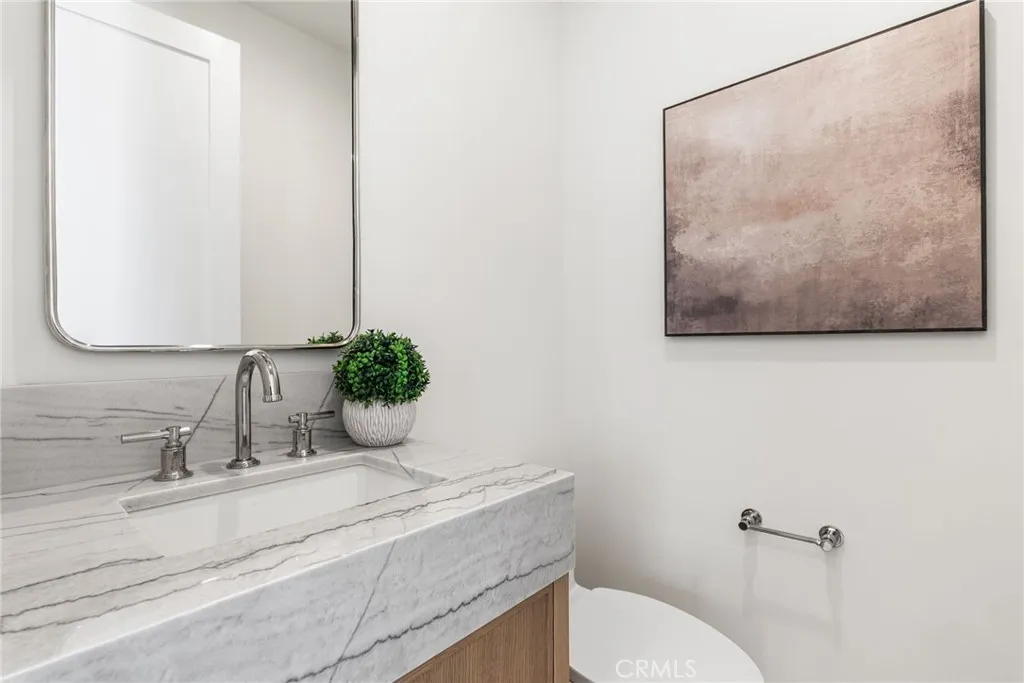 303 .5 Fernleaf, Corona Del Mar, California 92625 home-pic-12