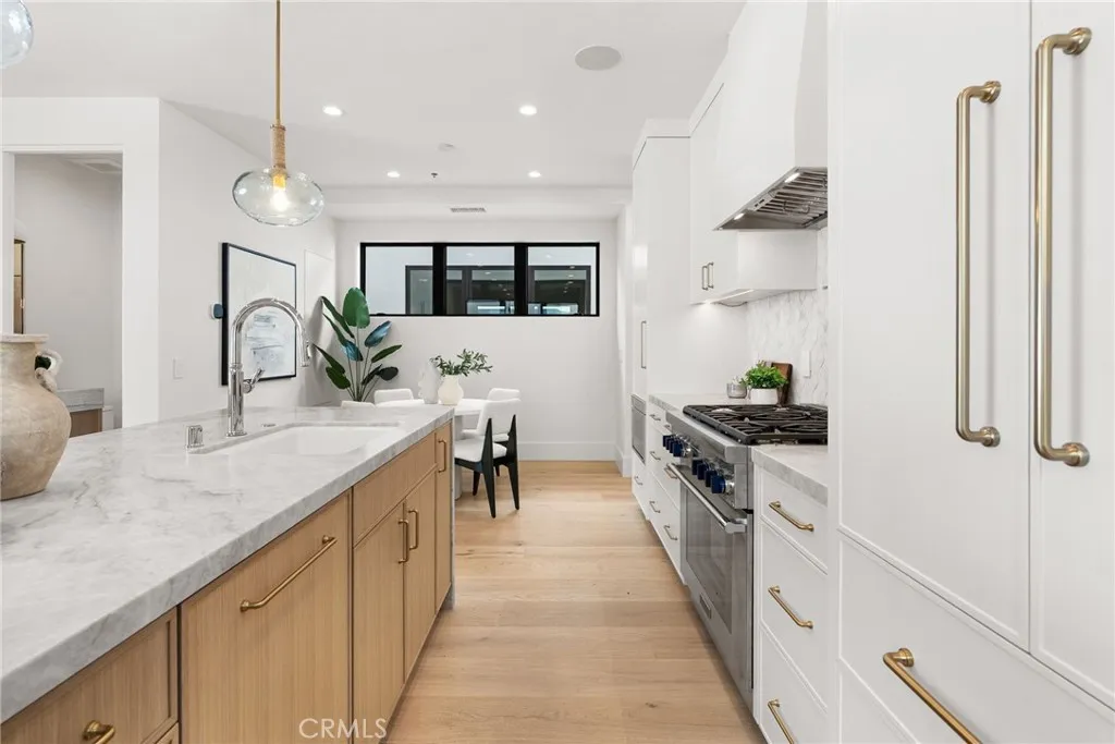 303 .5 Fernleaf, Corona Del Mar, California 92625 home-pic-8