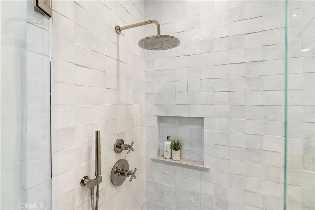 303 .5 Fernleaf, Corona Del Mar, California 92625 home-pic-16