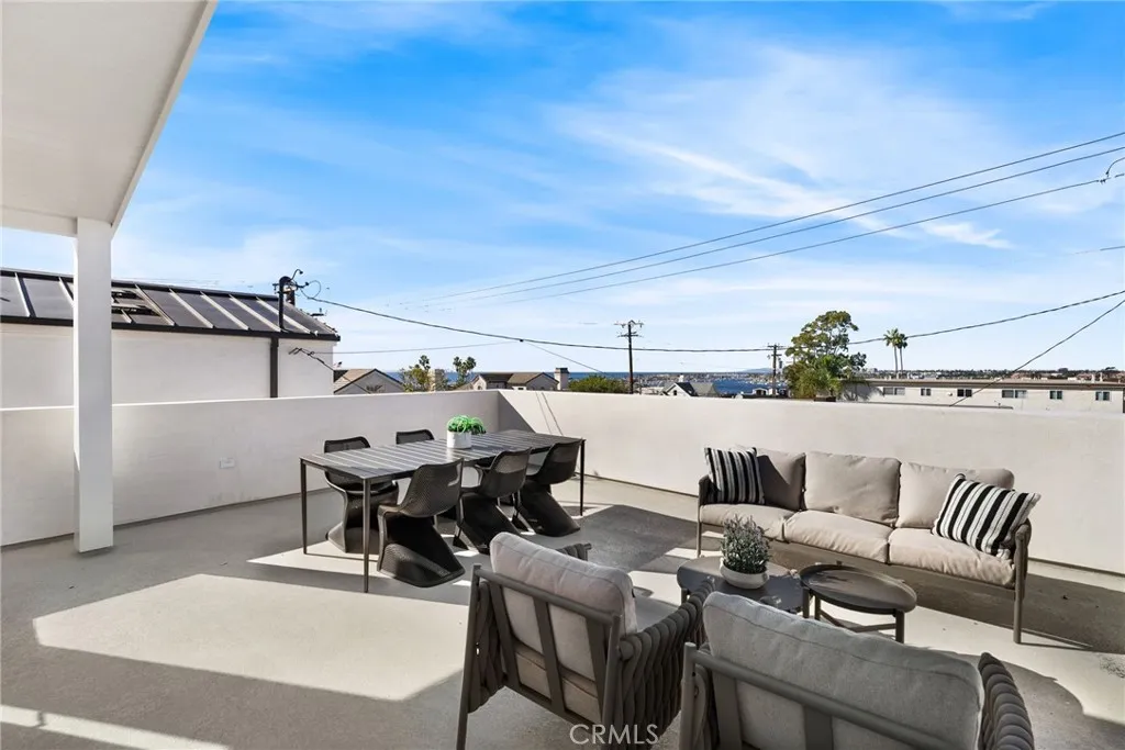303 .5 Fernleaf, Corona Del Mar, California 92625 home-pic-24