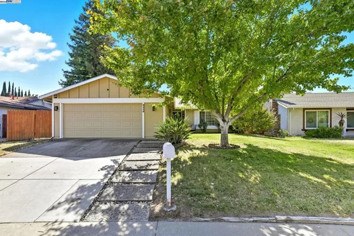 9436 Bravo Way, Sacramento, California 95826