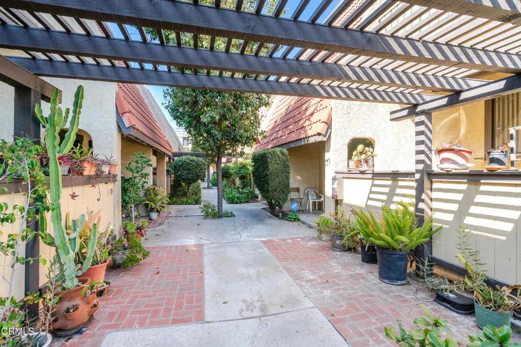 204 E Bay State Street E, Alhambra, California 91801 home-pic-12