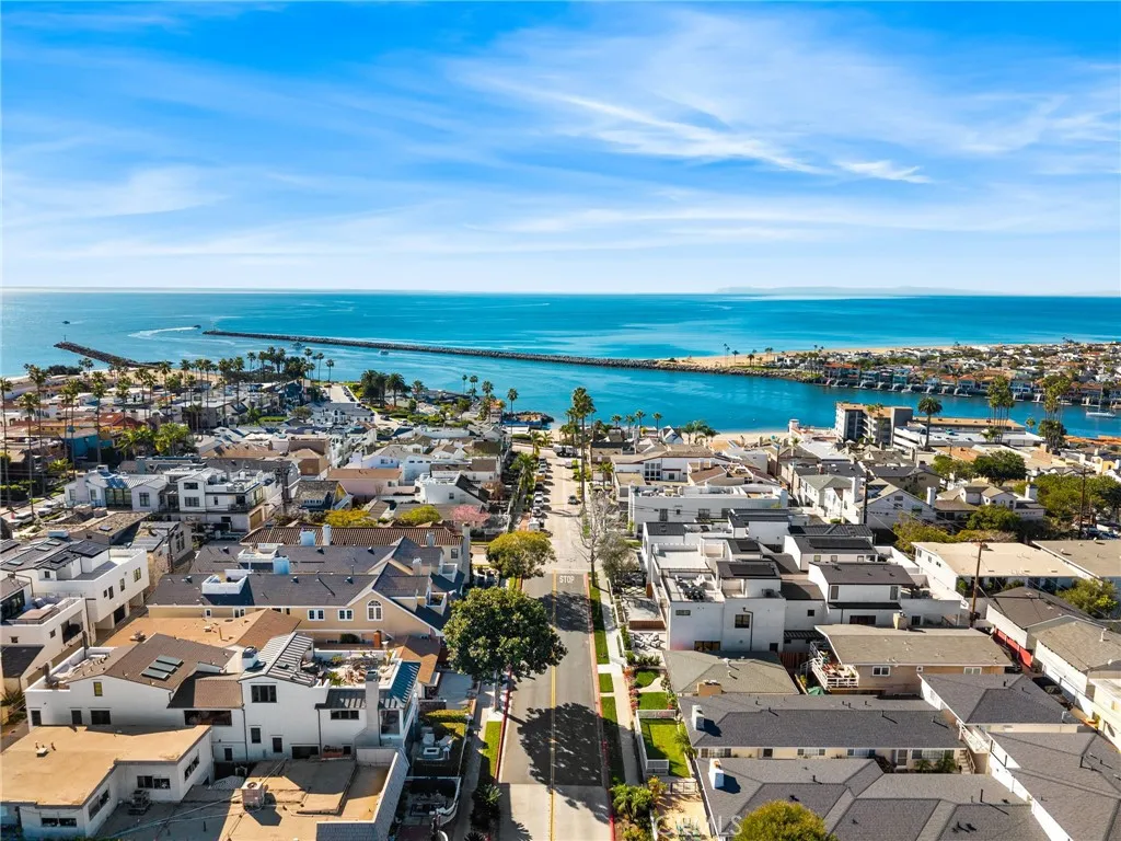 305 .5 Fernleaf, Corona Del Mar, California 92625 home-pic-1
